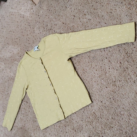 Ladies embroidered cotton knit blouse buttondown size M,light weight gently used - Picture 2 of 3